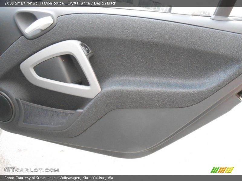 Crystal White / Design Black 2009 Smart fortwo passion coupe
