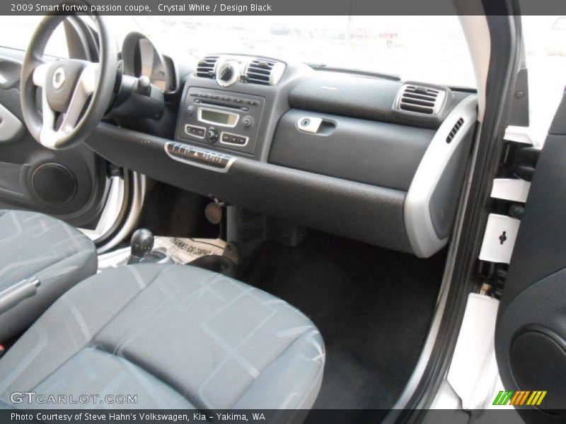 Dashboard of 2009 fortwo passion coupe