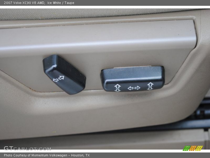 Ice White / Taupe 2007 Volvo XC90 V8 AWD