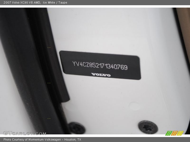 Ice White / Taupe 2007 Volvo XC90 V8 AWD