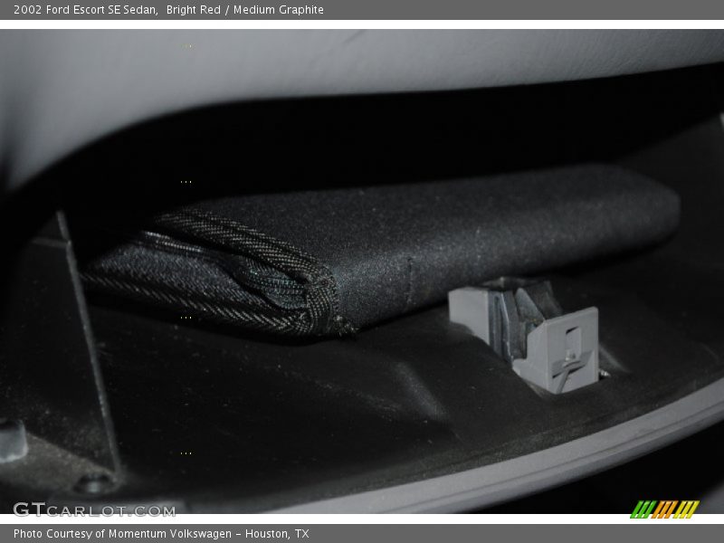 Bright Red / Medium Graphite 2002 Ford Escort SE Sedan