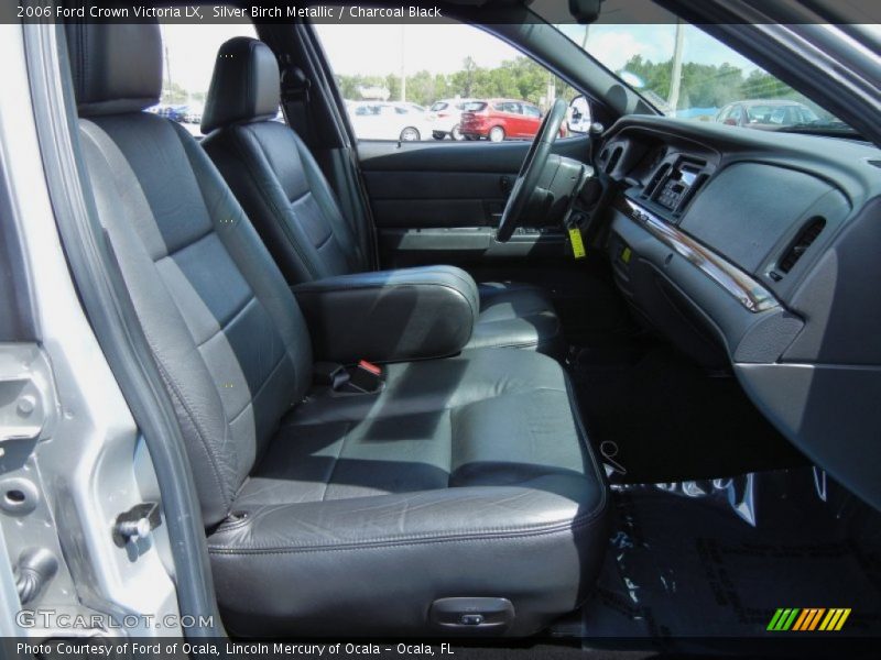 Front Seat of 2006 Crown Victoria LX