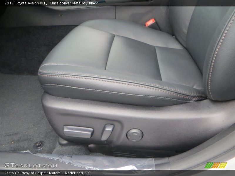 Classic Silver Metallic / Black 2013 Toyota Avalon XLE