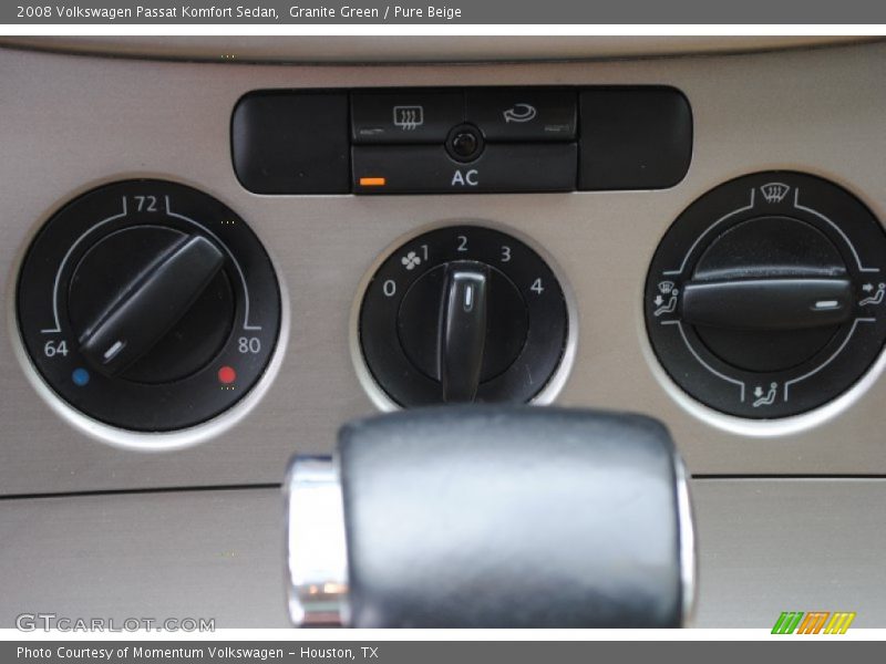 Controls of 2008 Passat Komfort Sedan