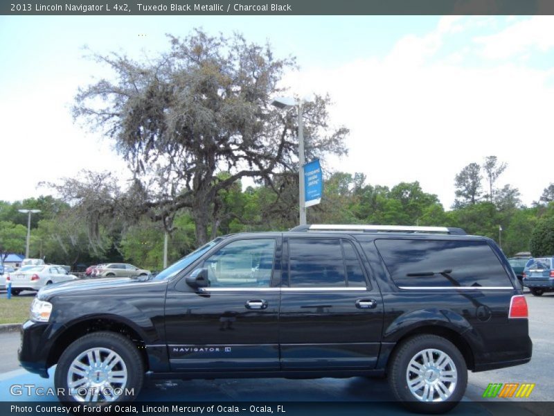  2013 Navigator L 4x2 Tuxedo Black Metallic