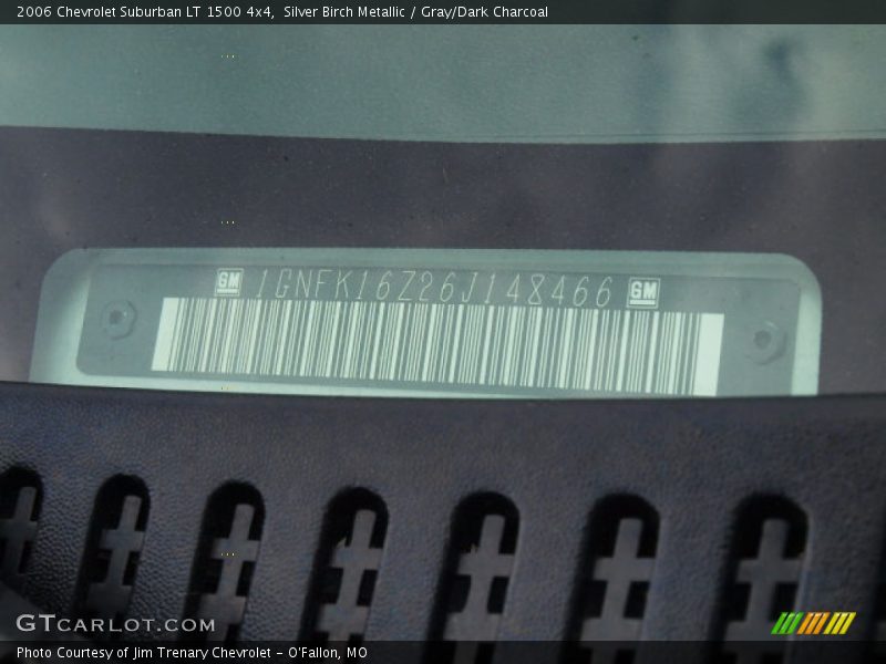 Silver Birch Metallic / Gray/Dark Charcoal 2006 Chevrolet Suburban LT 1500 4x4