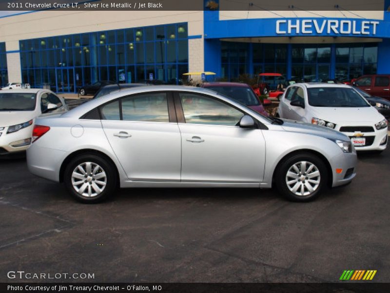 Silver Ice Metallic / Jet Black 2011 Chevrolet Cruze LT