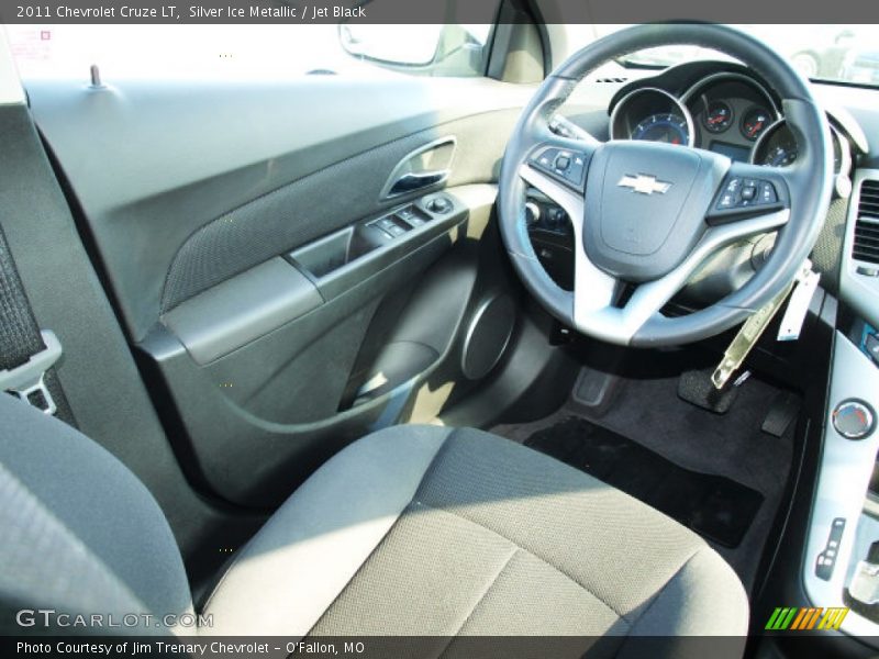 Silver Ice Metallic / Jet Black 2011 Chevrolet Cruze LT