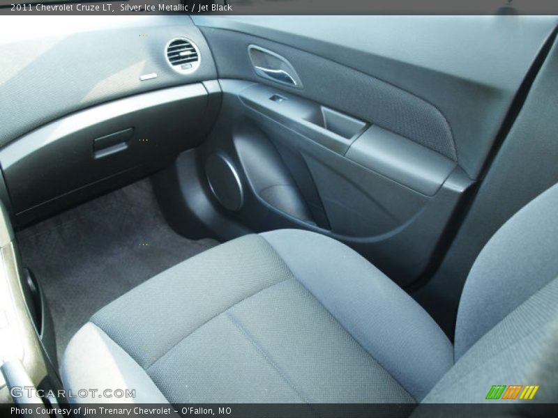 Silver Ice Metallic / Jet Black 2011 Chevrolet Cruze LT