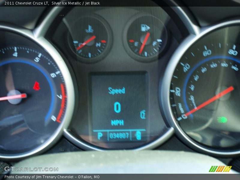 Silver Ice Metallic / Jet Black 2011 Chevrolet Cruze LT