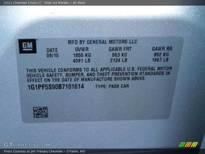 Silver Ice Metallic / Jet Black 2011 Chevrolet Cruze LT