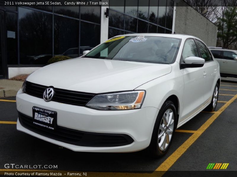 Candy White / Titan Black 2011 Volkswagen Jetta SE Sedan