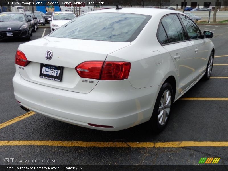 Candy White / Titan Black 2011 Volkswagen Jetta SE Sedan