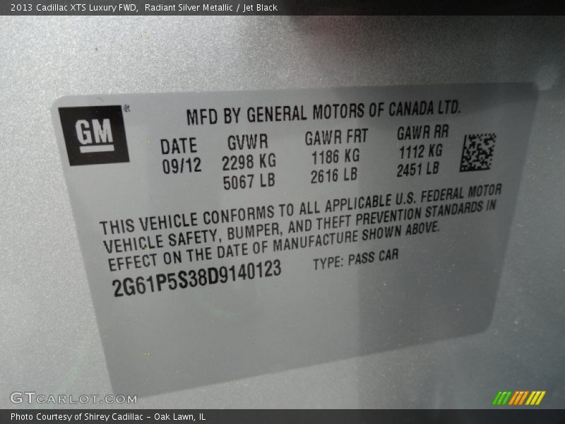 Radiant Silver Metallic / Jet Black 2013 Cadillac XTS Luxury FWD