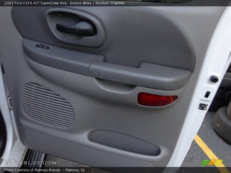 Oxford White / Medium Graphite 2001 Ford F150 XLT SuperCrew 4x4