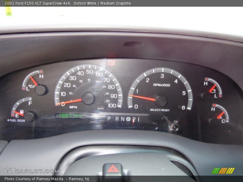 Oxford White / Medium Graphite 2001 Ford F150 XLT SuperCrew 4x4