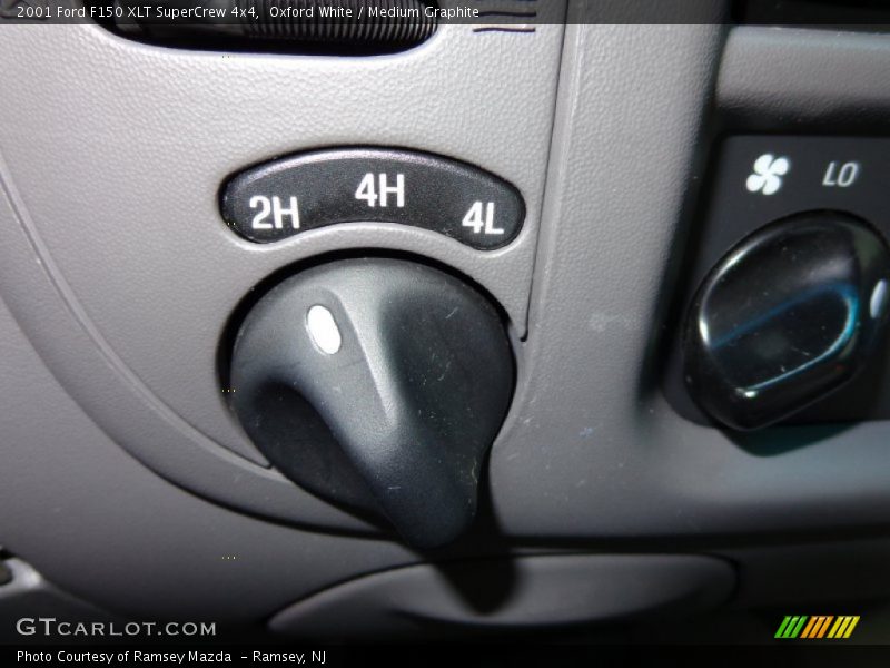 Oxford White / Medium Graphite 2001 Ford F150 XLT SuperCrew 4x4