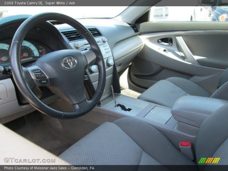 Super White / Ash 2009 Toyota Camry SE
