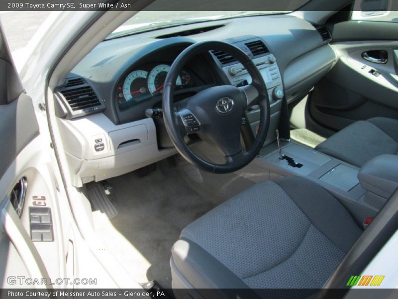 Super White / Ash 2009 Toyota Camry SE