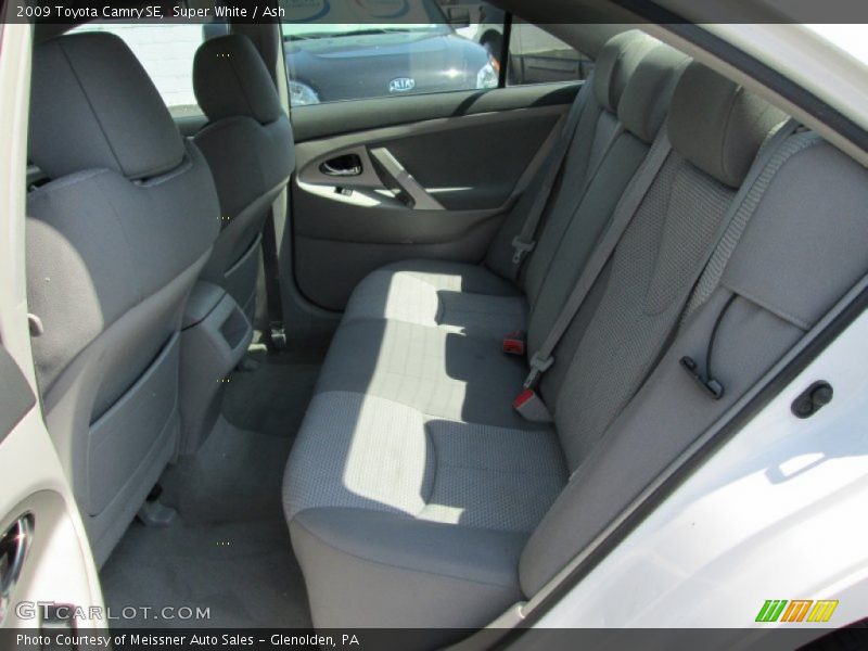 Super White / Ash 2009 Toyota Camry SE