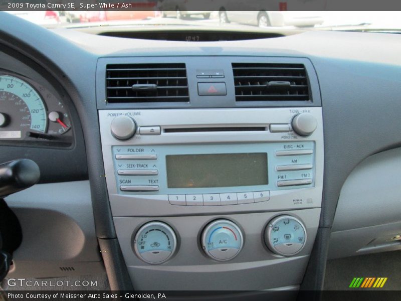 Super White / Ash 2009 Toyota Camry SE
