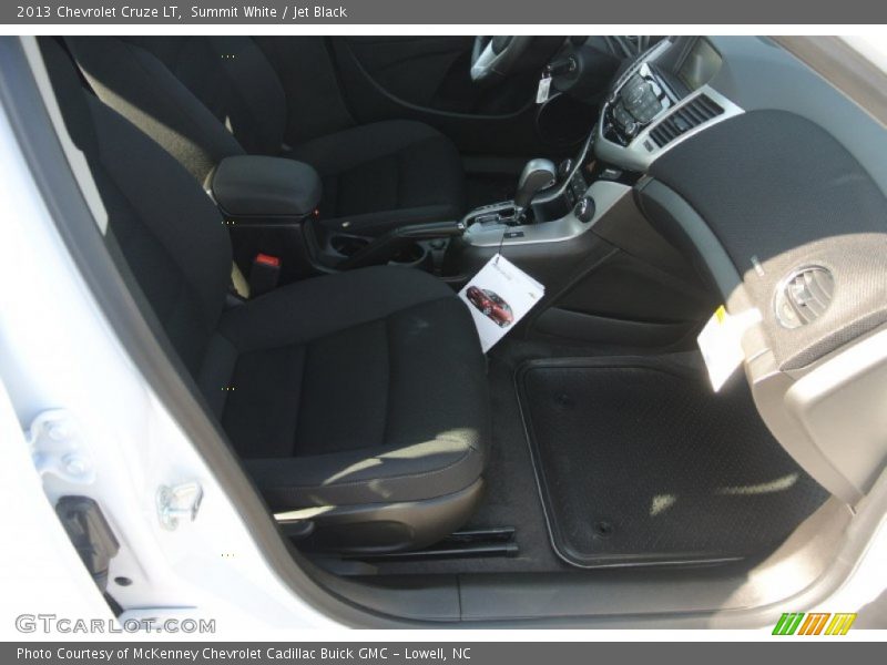 Summit White / Jet Black 2013 Chevrolet Cruze LT