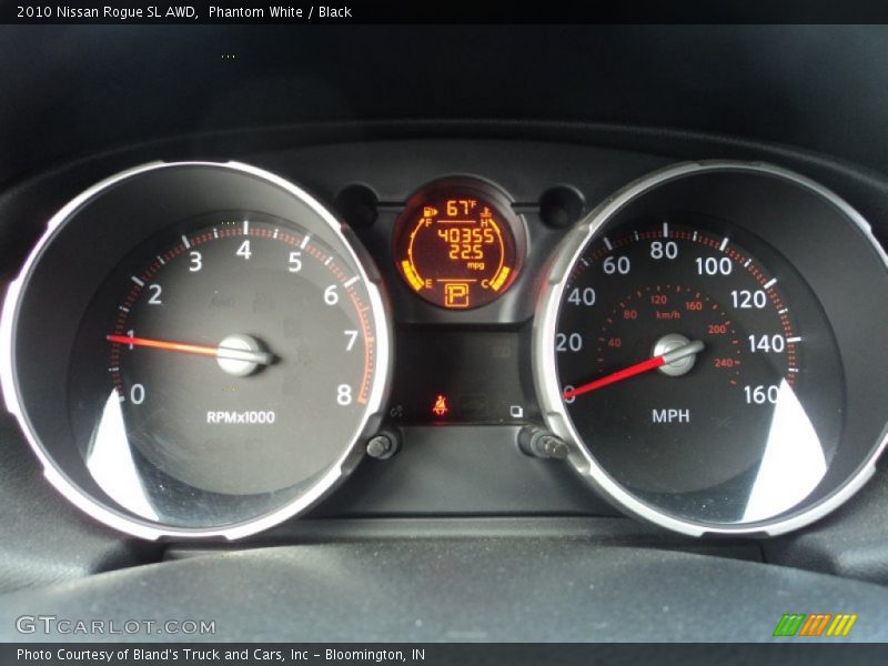 Phantom White / Black 2010 Nissan Rogue SL AWD