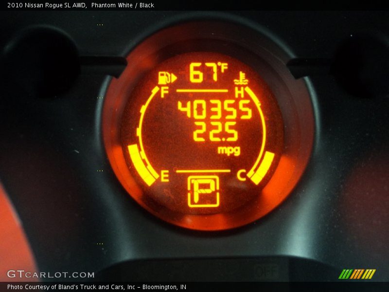 Phantom White / Black 2010 Nissan Rogue SL AWD