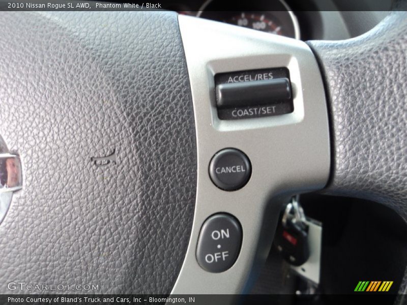 Phantom White / Black 2010 Nissan Rogue SL AWD