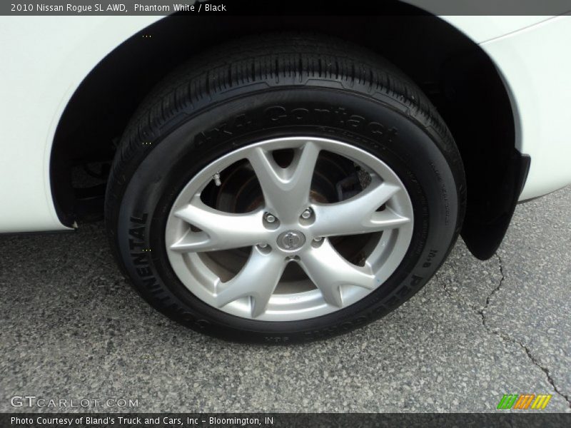 Phantom White / Black 2010 Nissan Rogue SL AWD