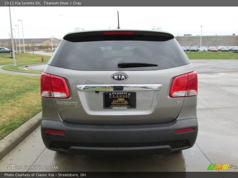Titanium Silver / Gray 2011 Kia Sorento EX