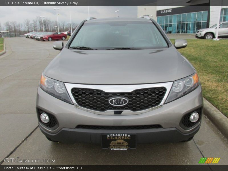 Titanium Silver / Gray 2011 Kia Sorento EX
