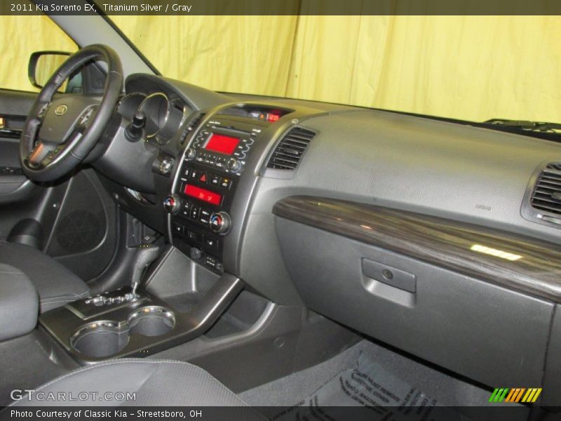 Dashboard of 2011 Sorento EX
