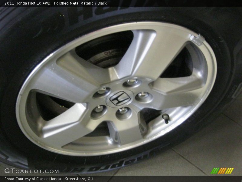 Polished Metal Metallic / Black 2011 Honda Pilot EX 4WD