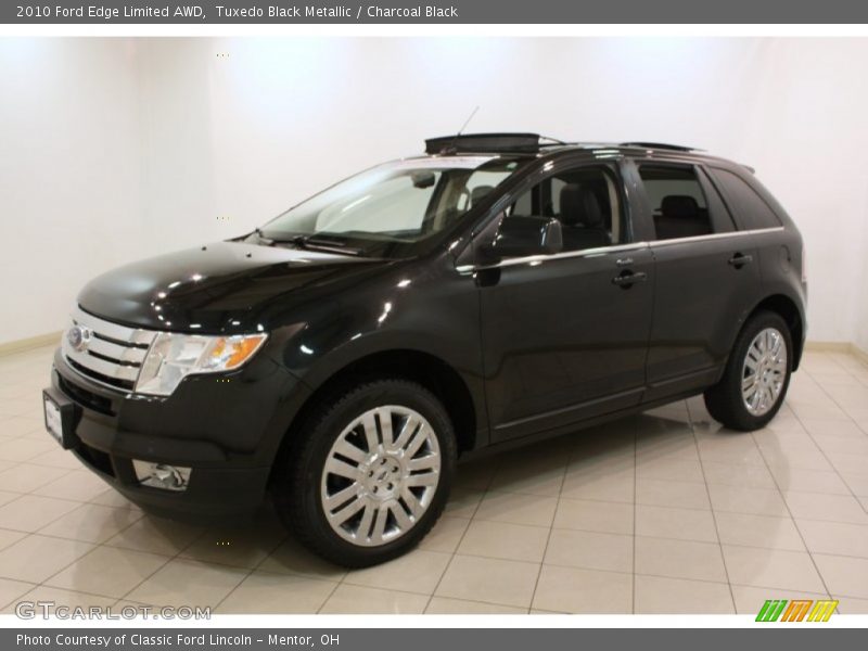 Front 3/4 View of 2010 Edge Limited AWD