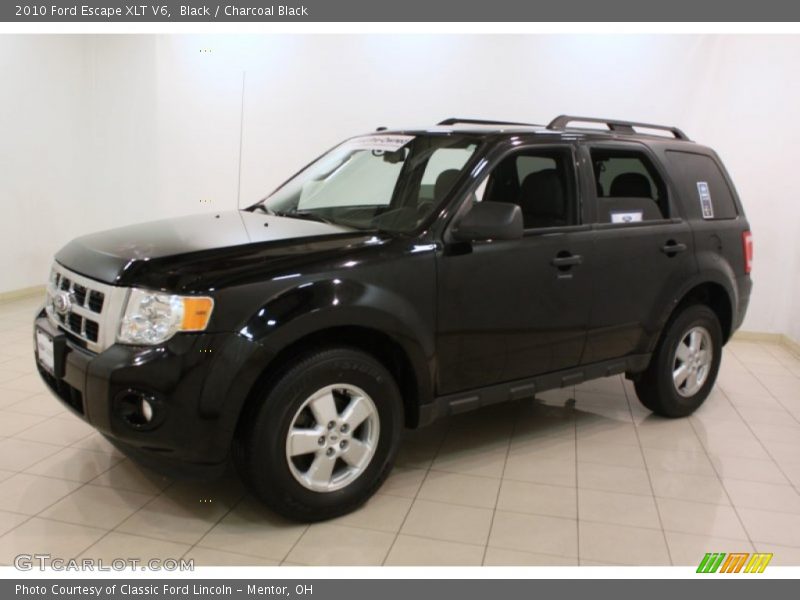 Front 3/4 View of 2010 Escape XLT V6