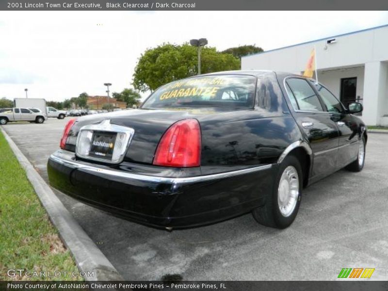 Black Clearcoat / Dark Charcoal 2001 Lincoln Town Car Executive
