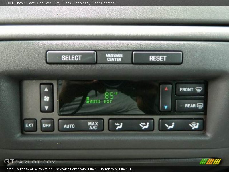 Controls of 2001 Town Car Executive