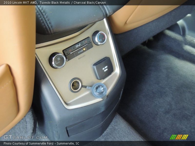 Tuxedo Black Metallic / Charcoal Black/Canyon 2010 Lincoln MKT AWD