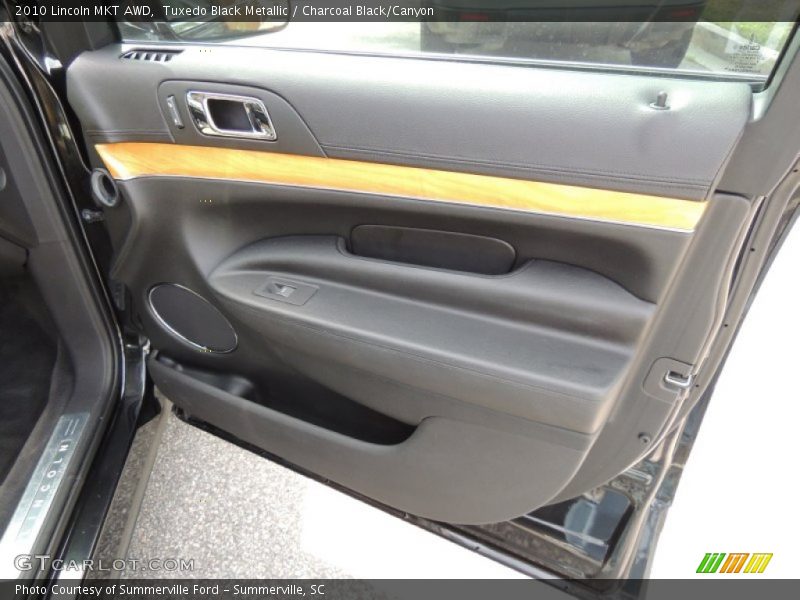 Tuxedo Black Metallic / Charcoal Black/Canyon 2010 Lincoln MKT AWD