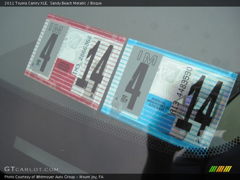 Sandy Beach Metallic / Bisque 2011 Toyota Camry XLE