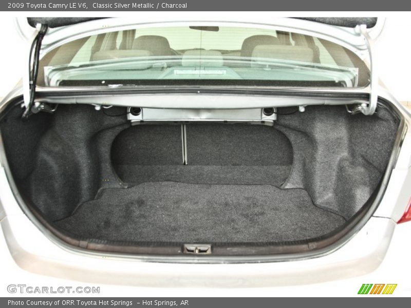 Classic Silver Metallic / Charcoal 2009 Toyota Camry LE V6