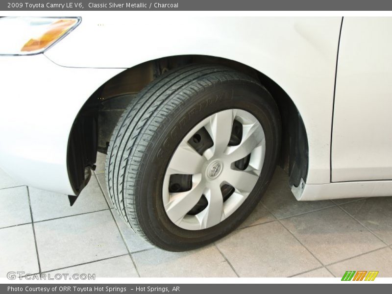 Classic Silver Metallic / Charcoal 2009 Toyota Camry LE V6