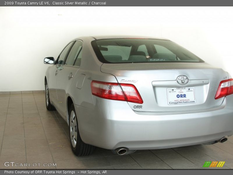 Classic Silver Metallic / Charcoal 2009 Toyota Camry LE V6