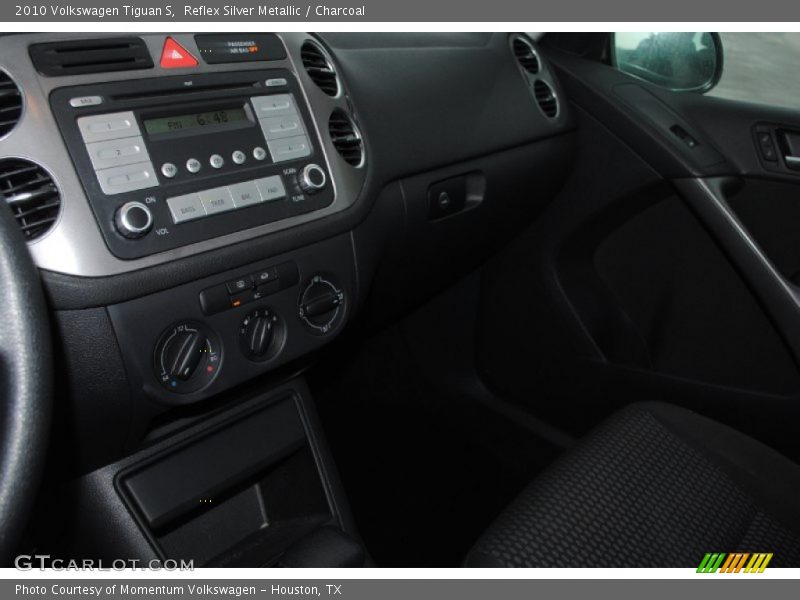 Reflex Silver Metallic / Charcoal 2010 Volkswagen Tiguan S
