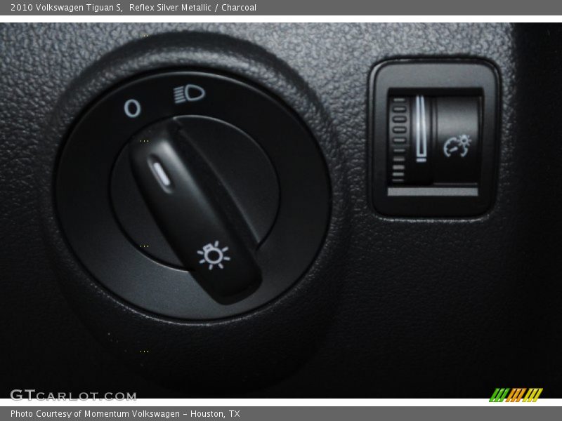 Reflex Silver Metallic / Charcoal 2010 Volkswagen Tiguan S