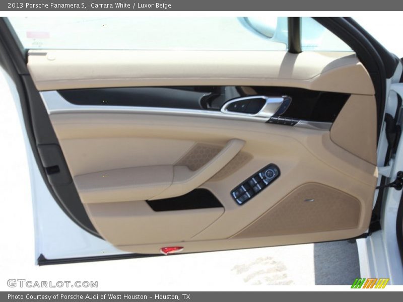 Door Panel of 2013 Panamera S