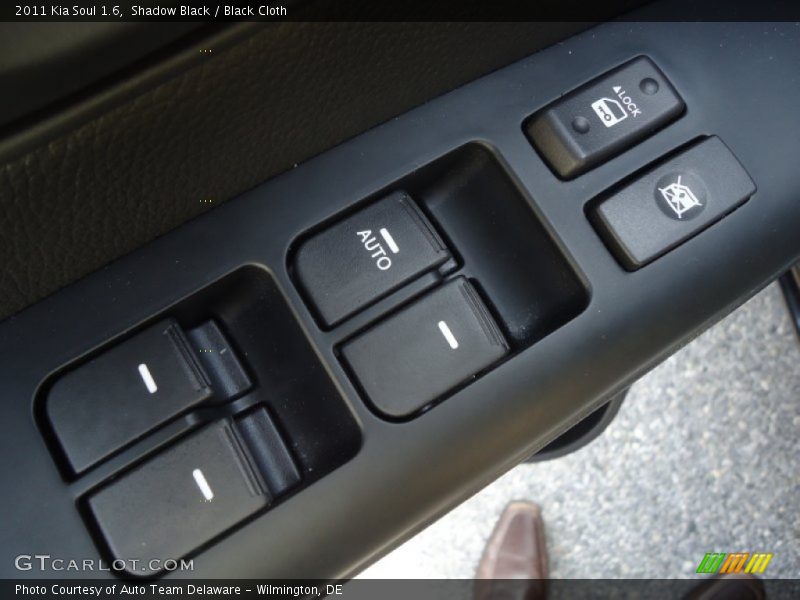 Shadow Black / Black Cloth 2011 Kia Soul 1.6