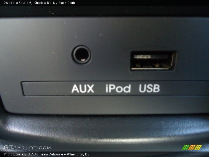 Shadow Black / Black Cloth 2011 Kia Soul 1.6