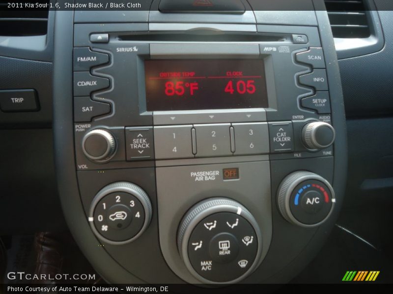 Shadow Black / Black Cloth 2011 Kia Soul 1.6